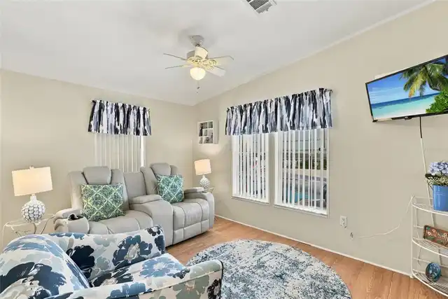 Listing Photo 19