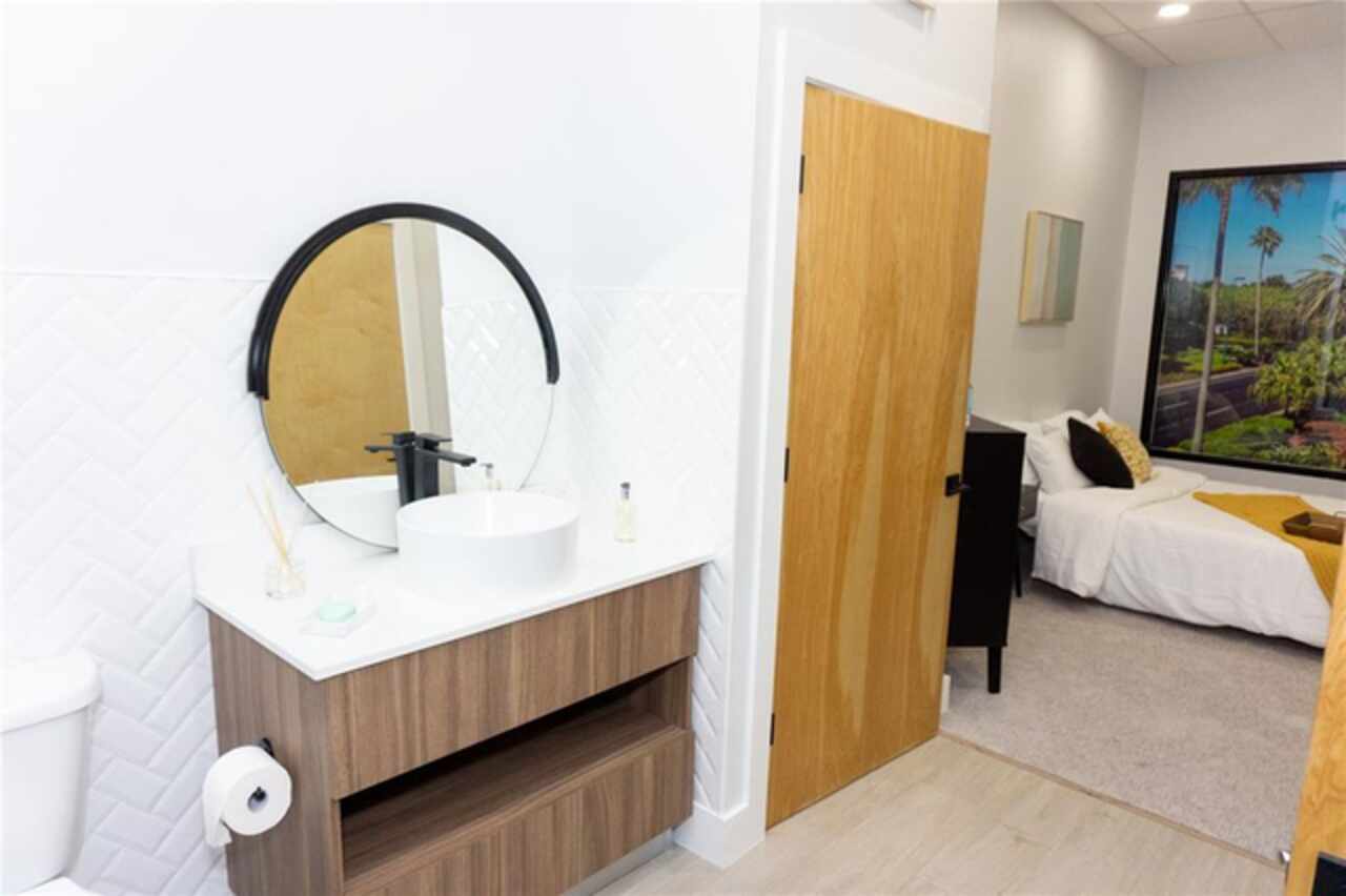 Listing Photo 8