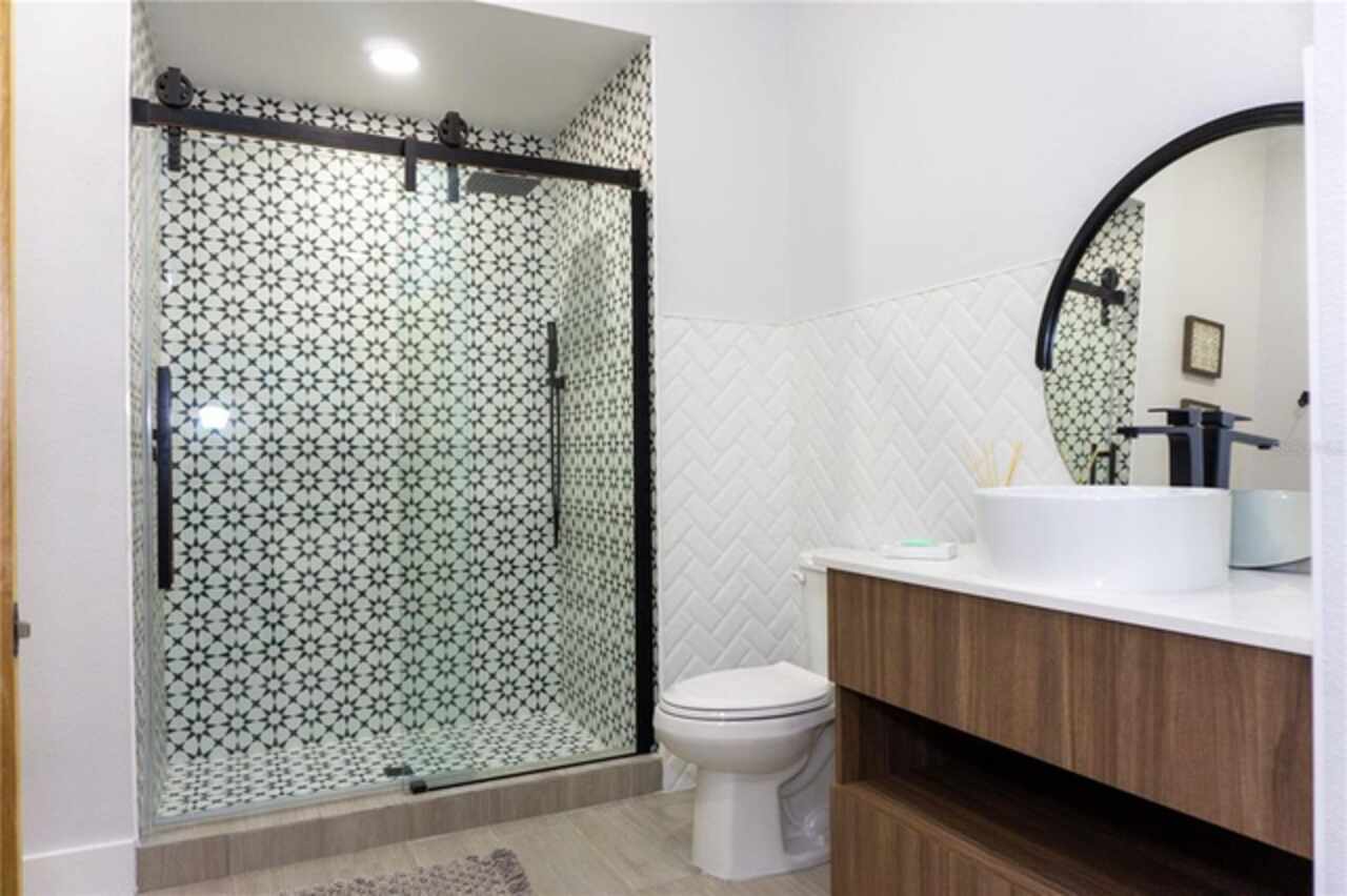 Listing Photo 10