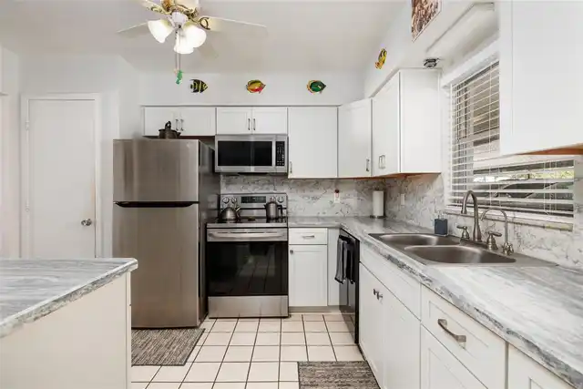 Listing Photo 11