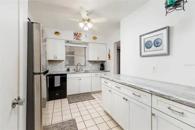 Listing Photo 12