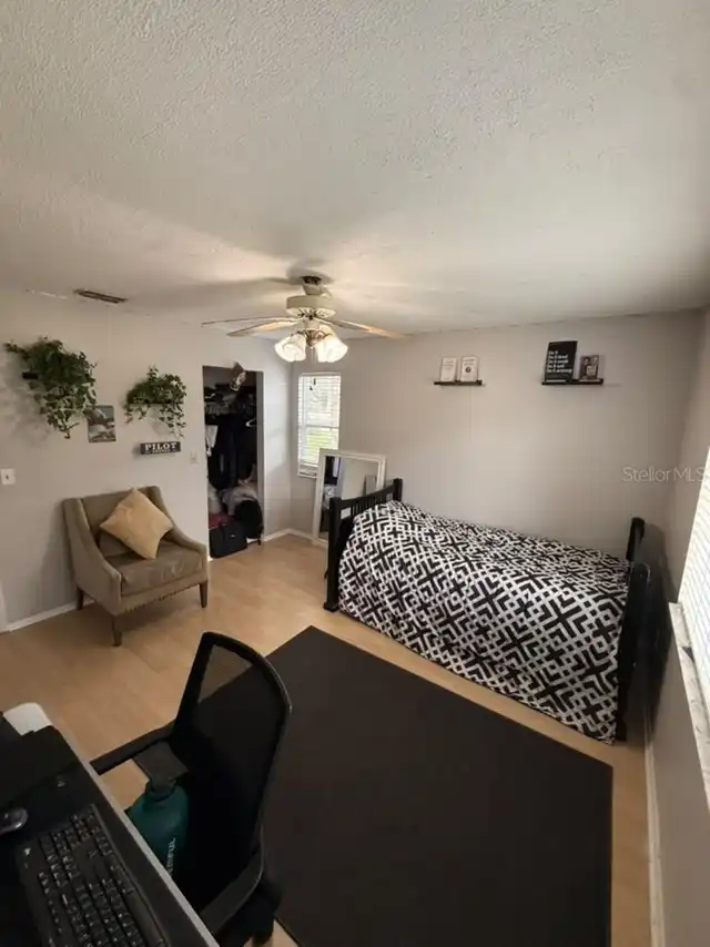 Listing Photo 11