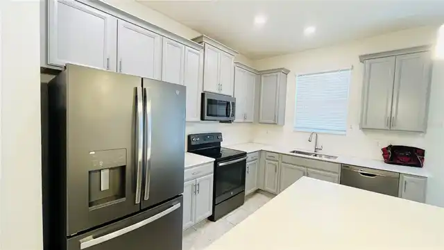 Listing Photo 5