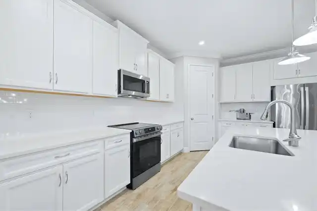 Listing Photo 32