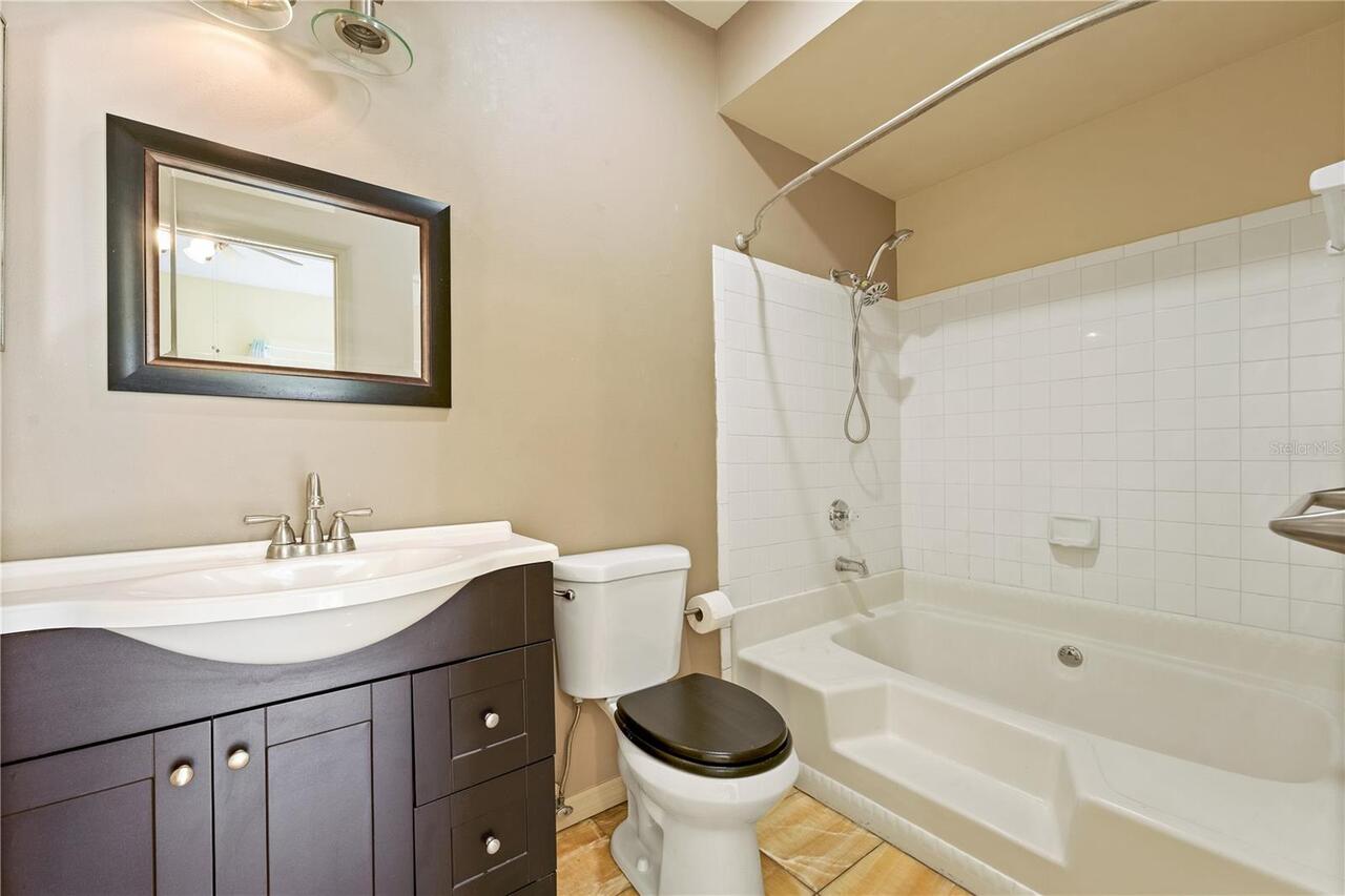 Listing Photo 9