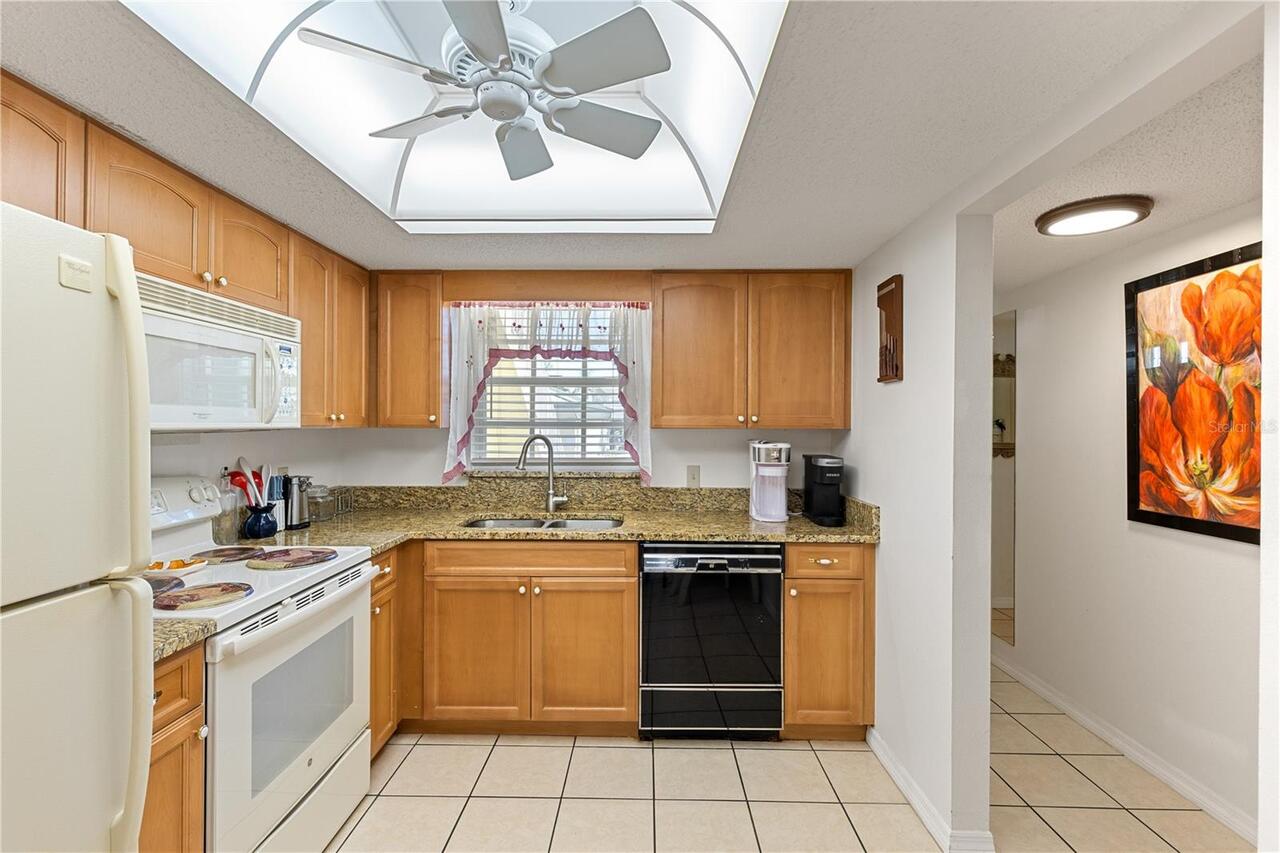 Listing Photo 8