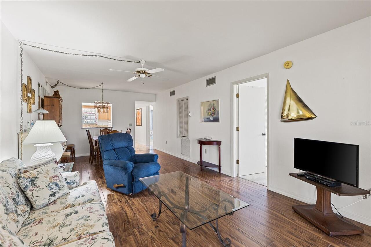 Listing Photo 14