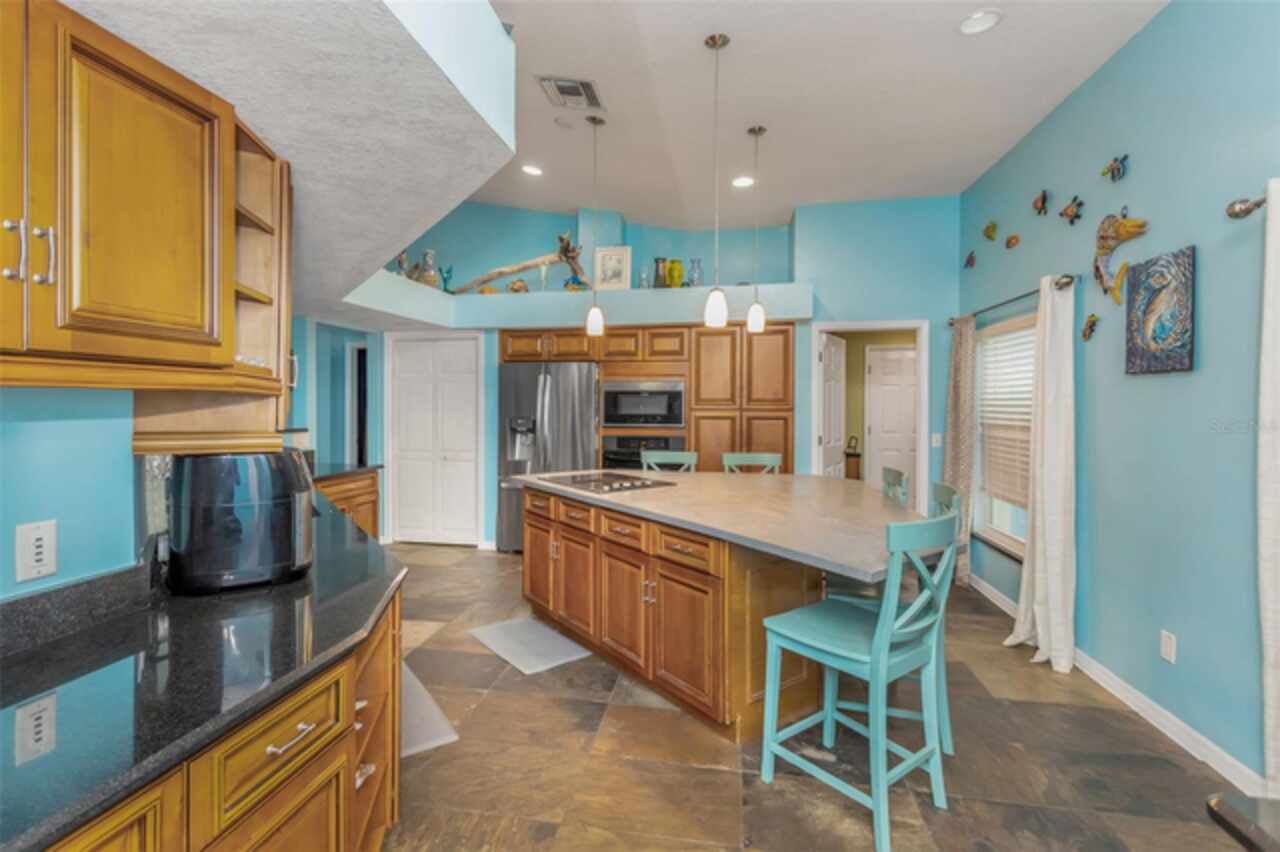 Listing Photo 8