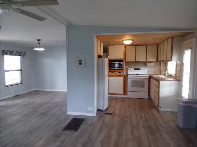 Listing Photo 6