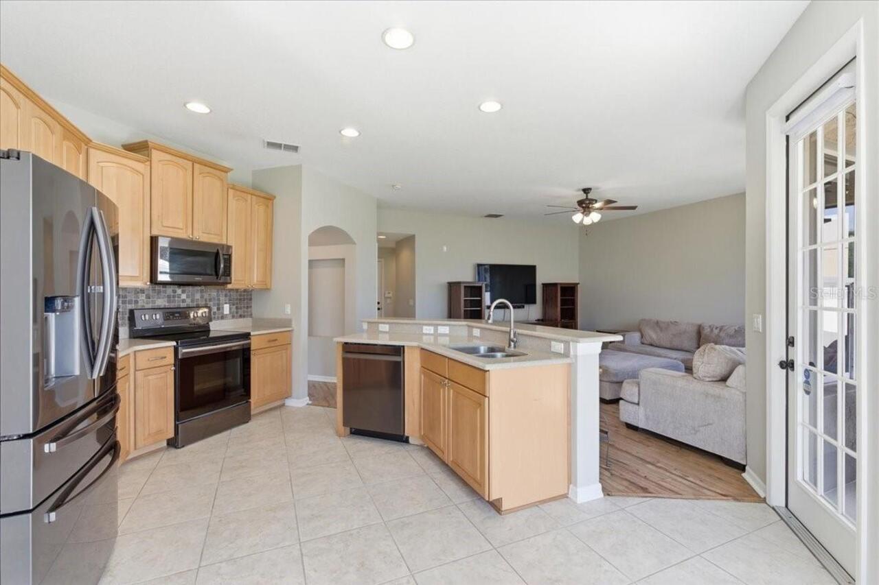 Listing Photo 12