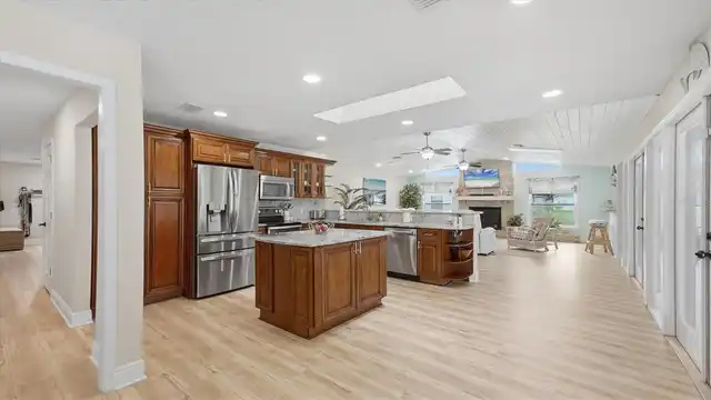 Listing Photo 15