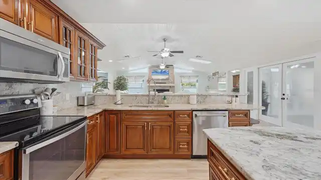 Listing Photo 16