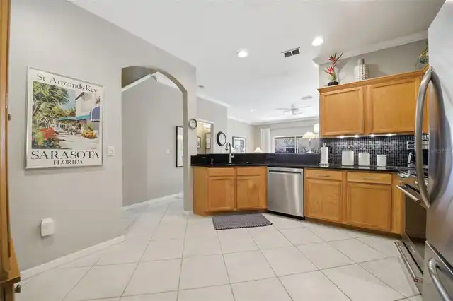 Listing Photo 8
