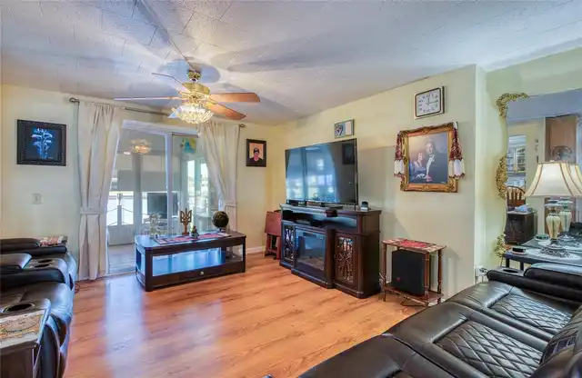 Listing Photo 10