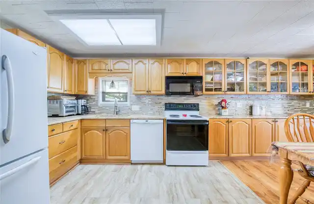 Listing Photo 18