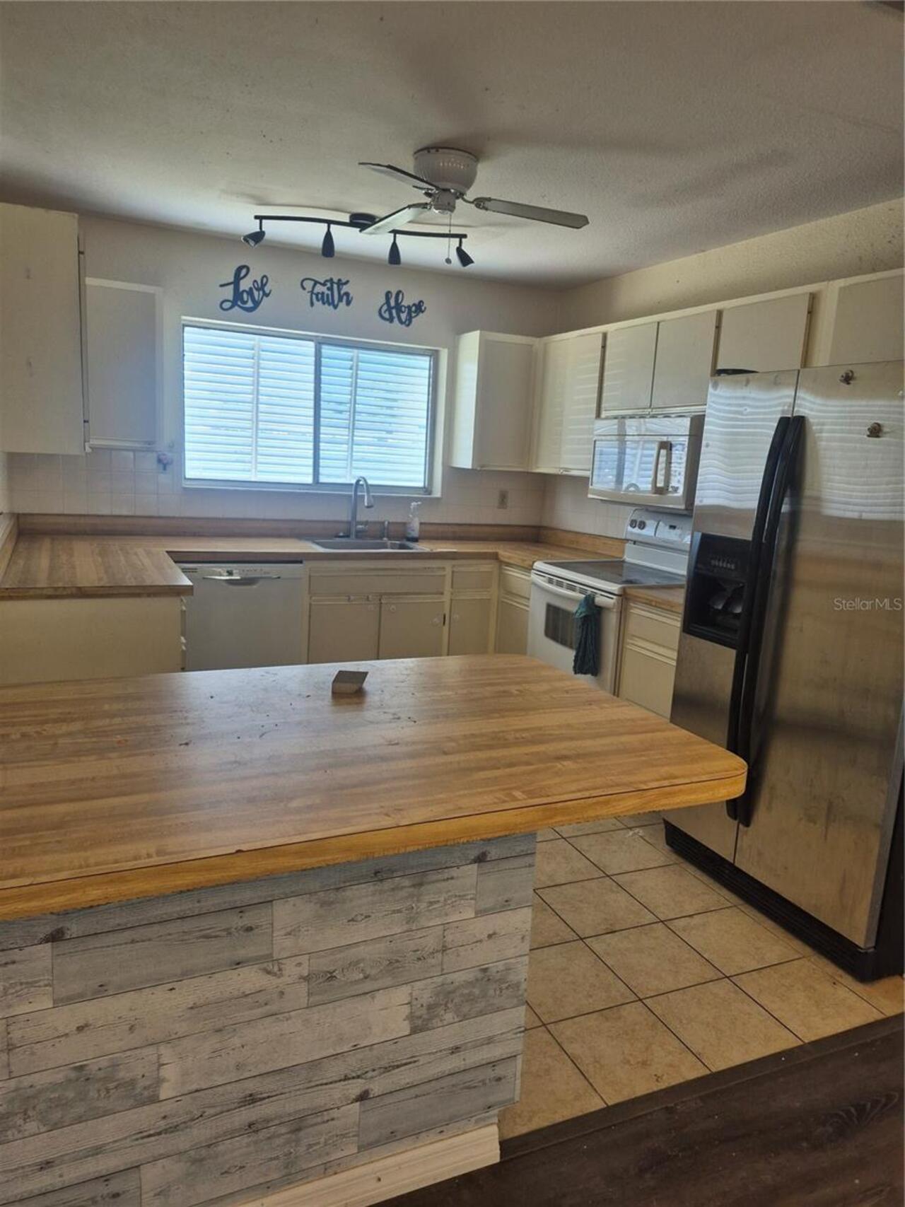Listing Photo 11