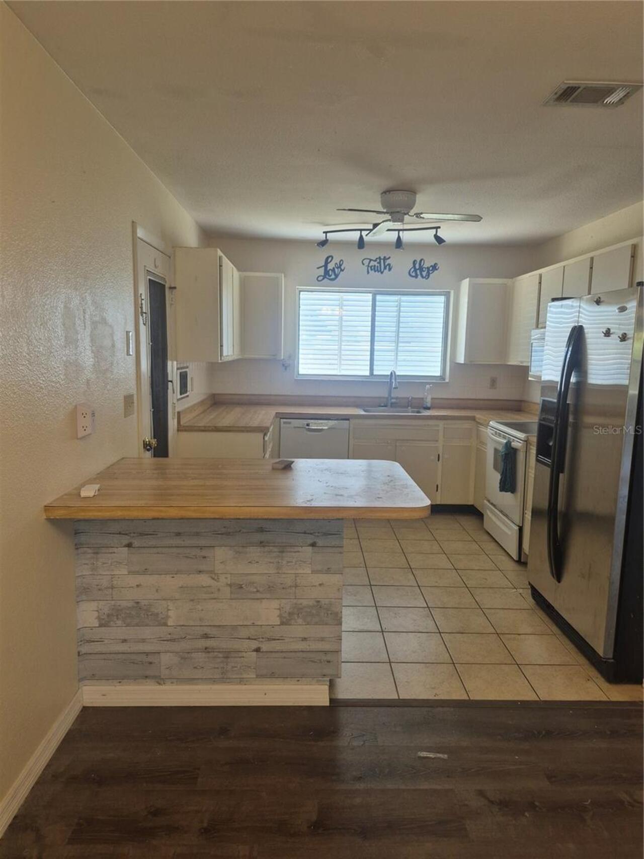 Listing Photo 12