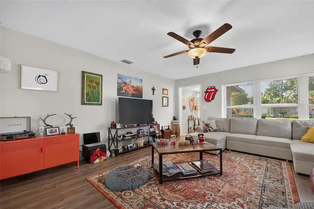 Listing Photo 10
