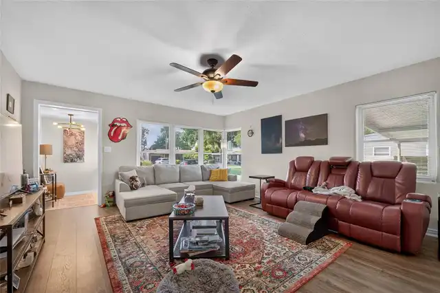 Listing Photo 12