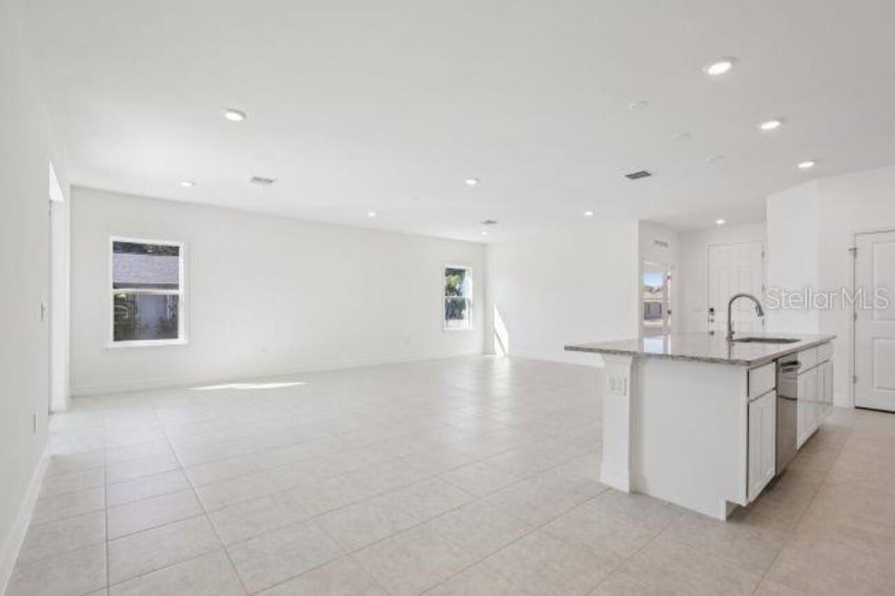 Listing Photo 14