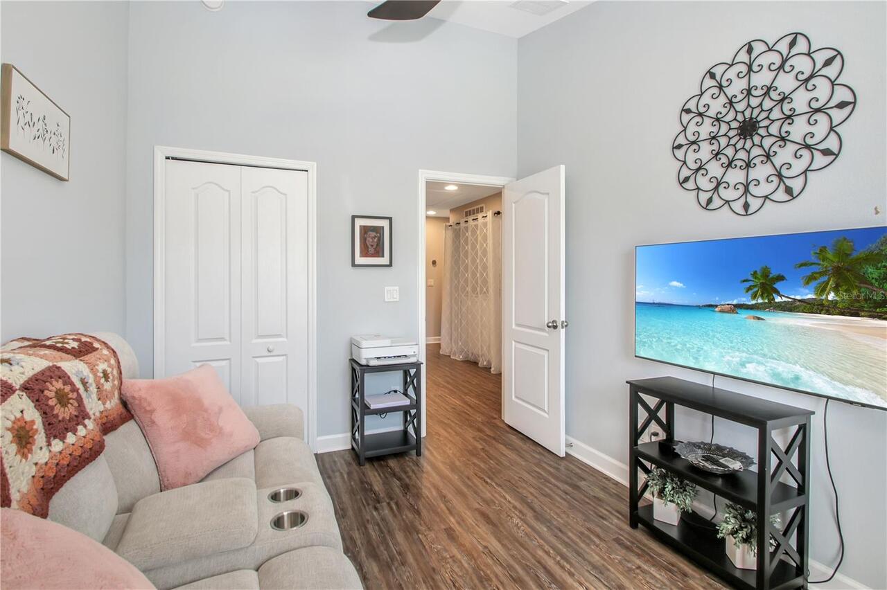 Listing Photo 17