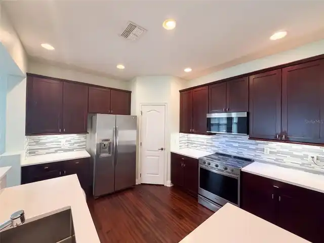 Listing Photo 9