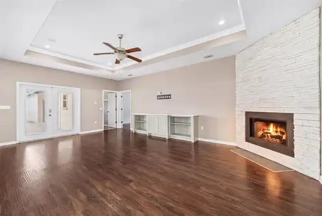 Listing Photo 11