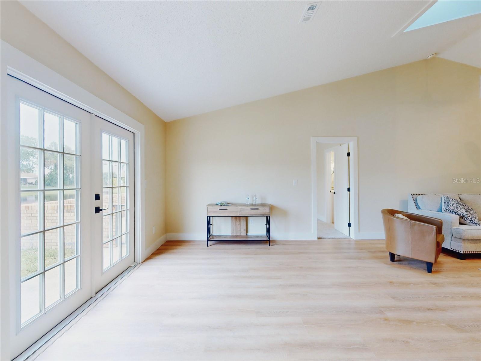 Listing Photo 22