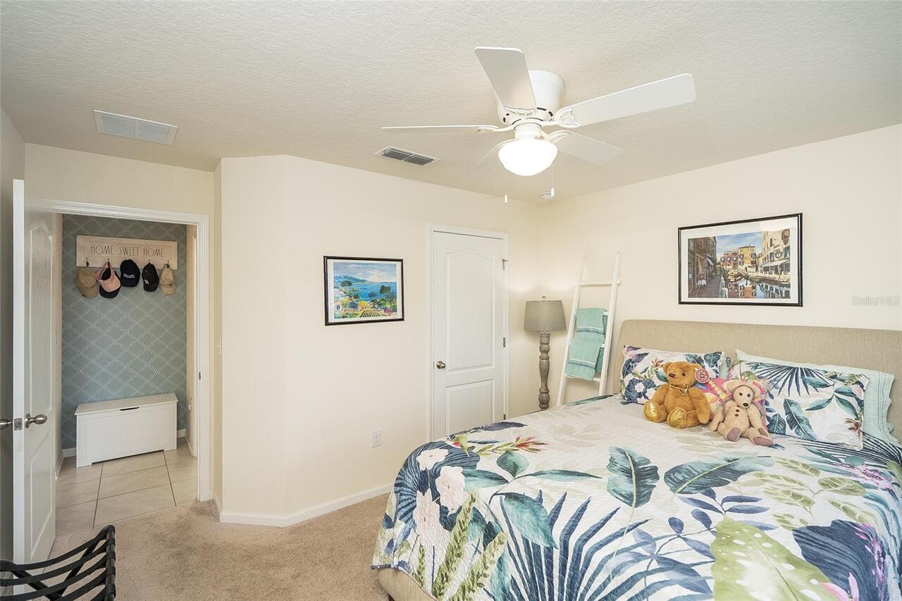 Listing Photo 12