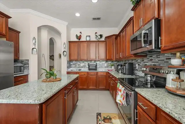 Listing Photo 14