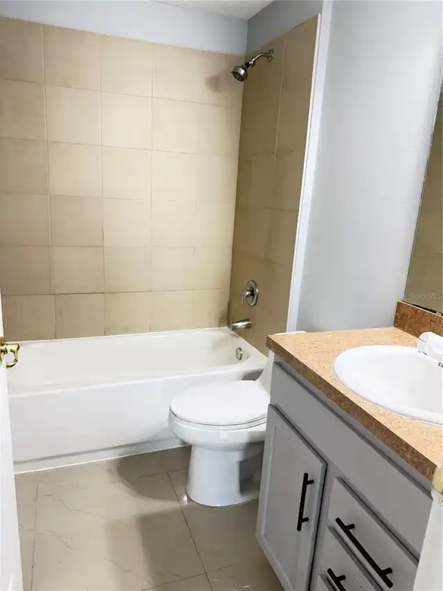 Listing Photo 12