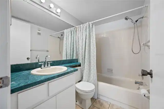 Listing Photo 9
