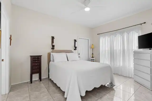 Listing Photo 9
