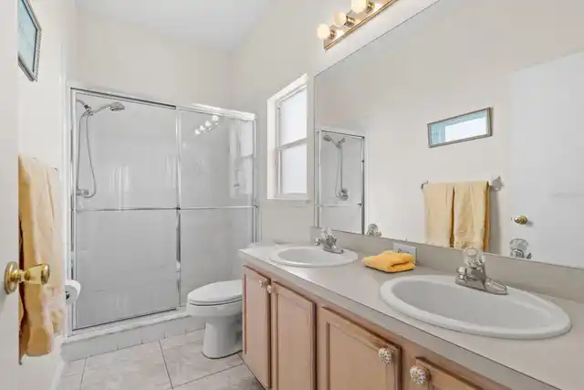 Listing Photo 11