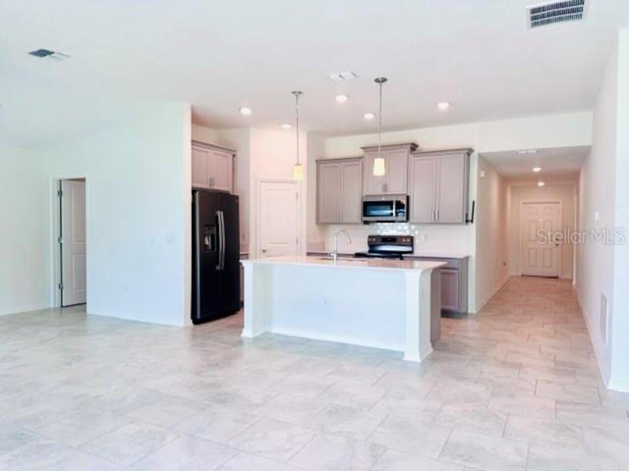 Listing Photo 8
