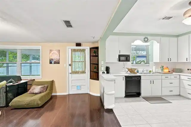Listing Photo 17