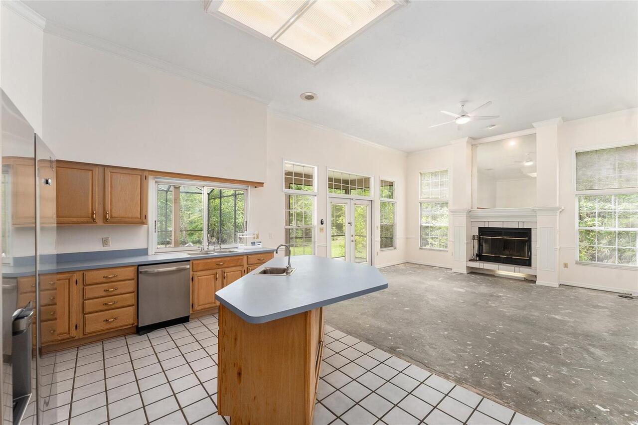 Listing Photo 8