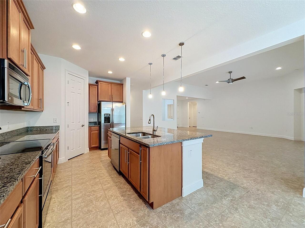 Listing Photo 12