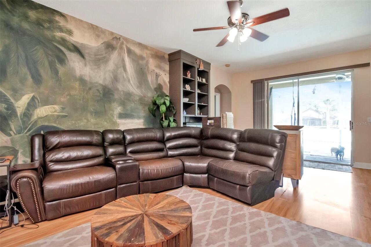 Listing Photo 8