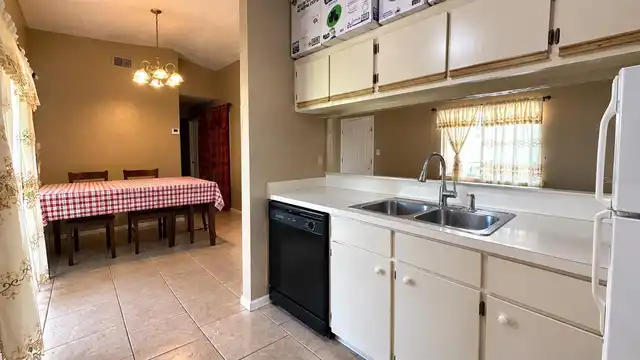 Listing Photo 7