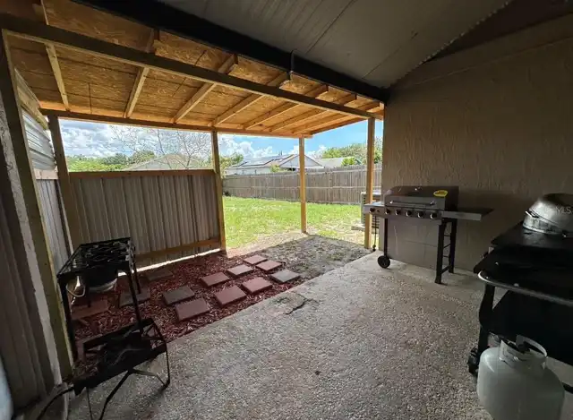 Listing Photo 9