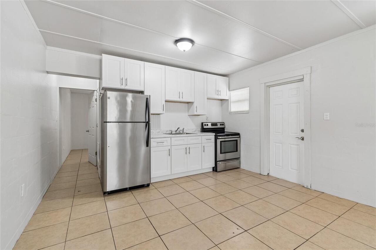 Listing Photo 10