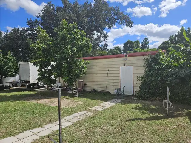 Listing Photo 11