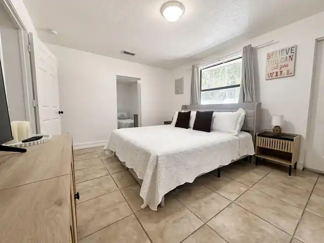 Listing Photo 9