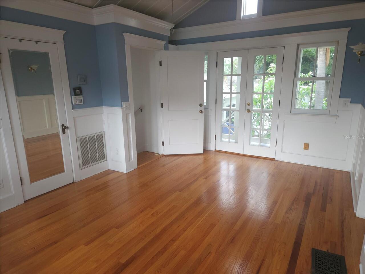 Listing Photo 14