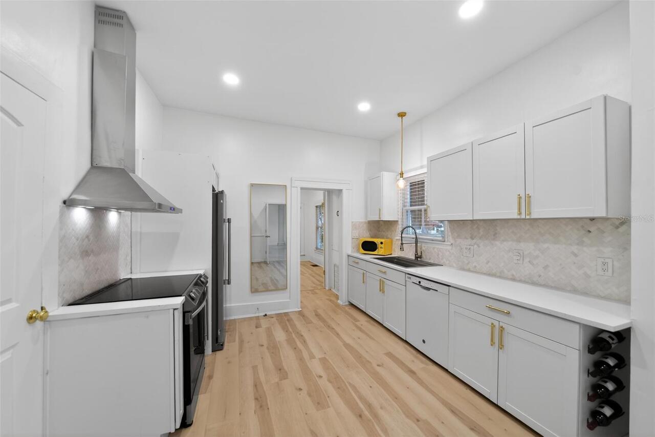 Listing Photo 12
