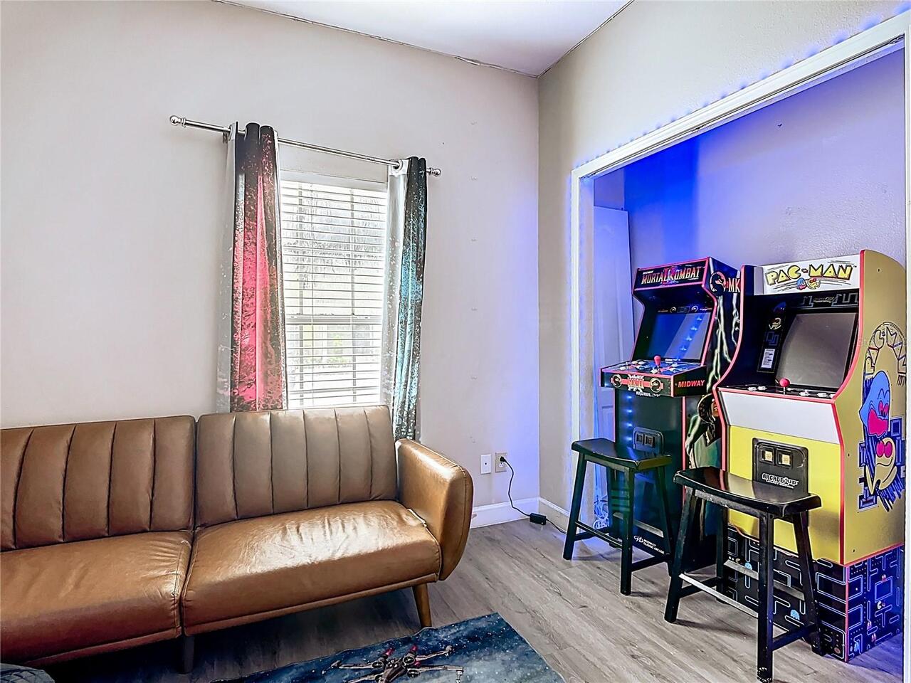Listing Photo 9