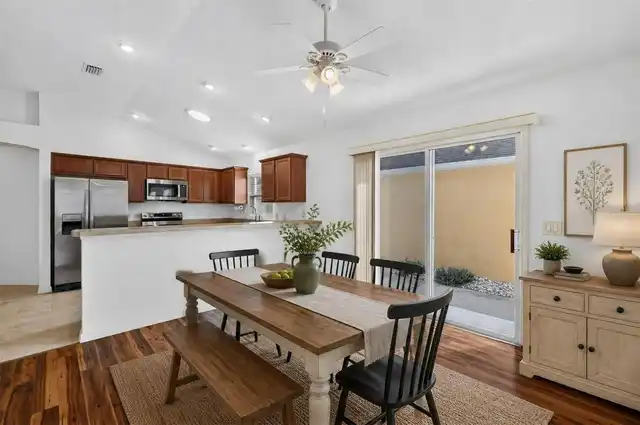 Listing Photo 10