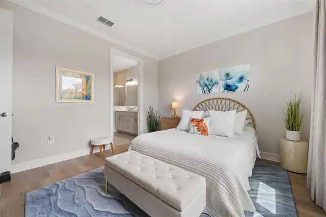 Listing Photo 12