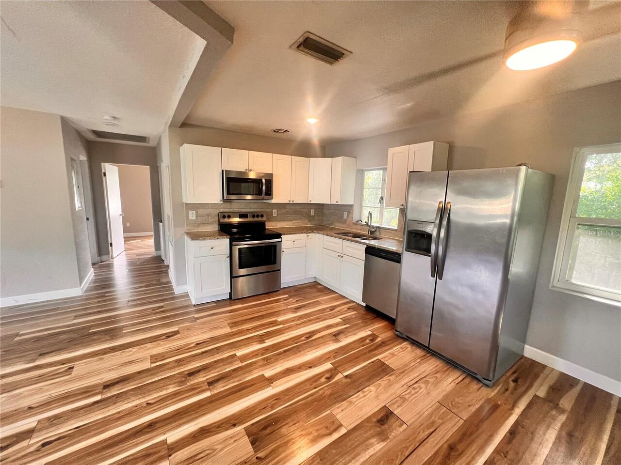 Listing Photo 8